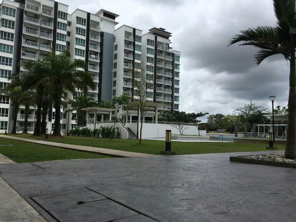 Sandakan Spacious And Comfortable Pool View Condo Esterno foto